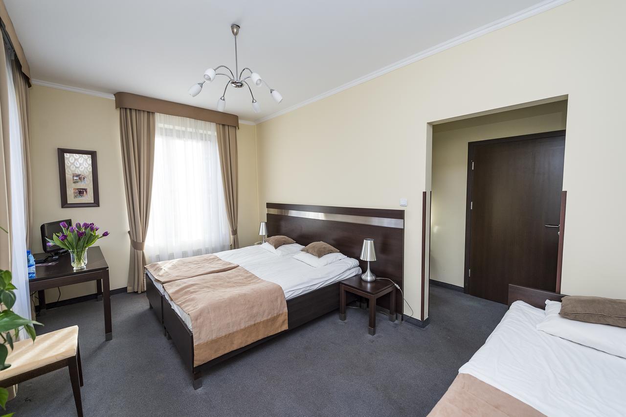 لوبان Hotel Restauracja Teczowa المظهر الخارجي الصورة