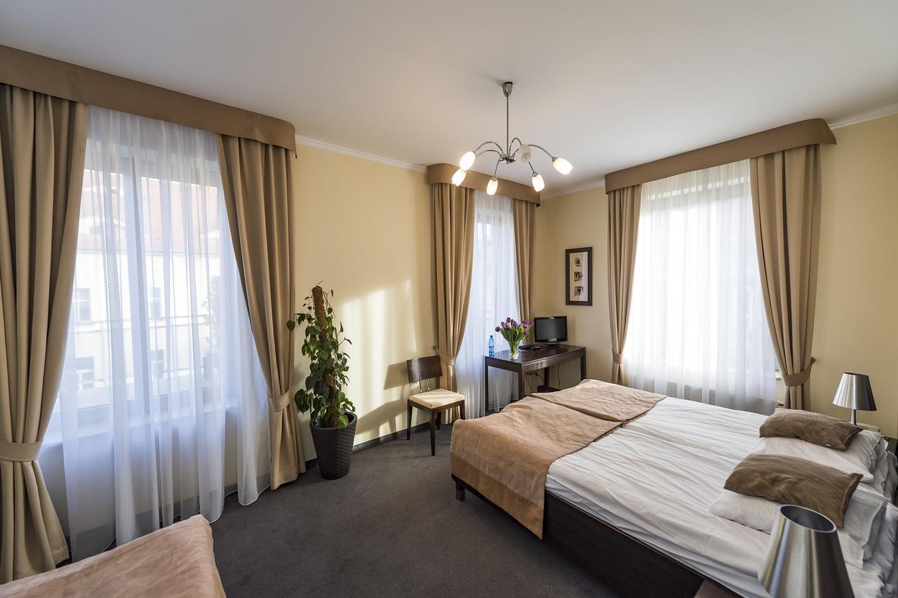 لوبان Hotel Restauracja Teczowa المظهر الخارجي الصورة