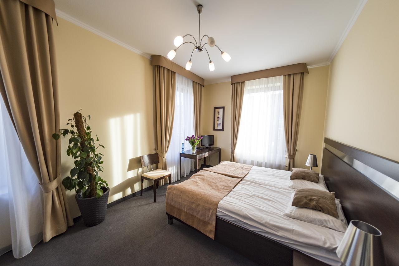 لوبان Hotel Restauracja Teczowa المظهر الخارجي الصورة